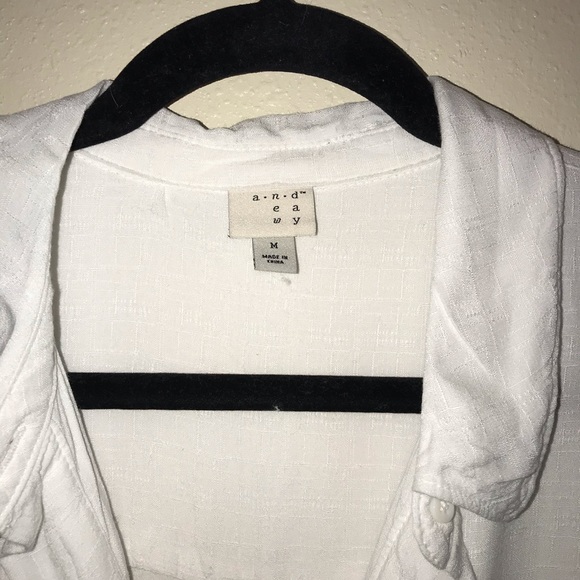 White button-up blouse - Picture 3 of 3